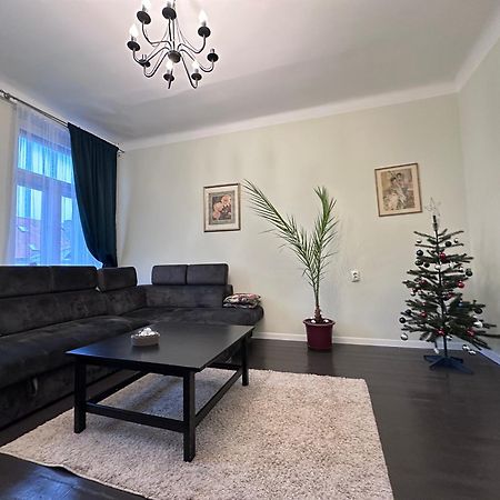 Classy Green Old Town Apartment Klaipėda Kültér fotó