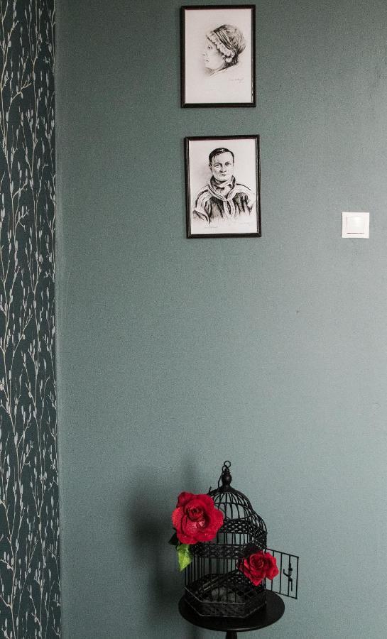 Classy Green Old Town Apartment Klaipėda Kültér fotó